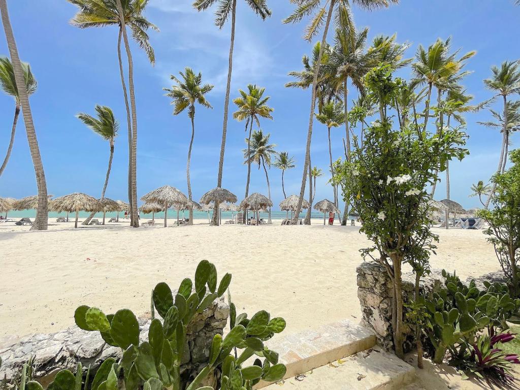 Los Corales CASAS del MAR OCEAN & Garden VIEW VILLAS Bavaro Beach CLUB & SPA