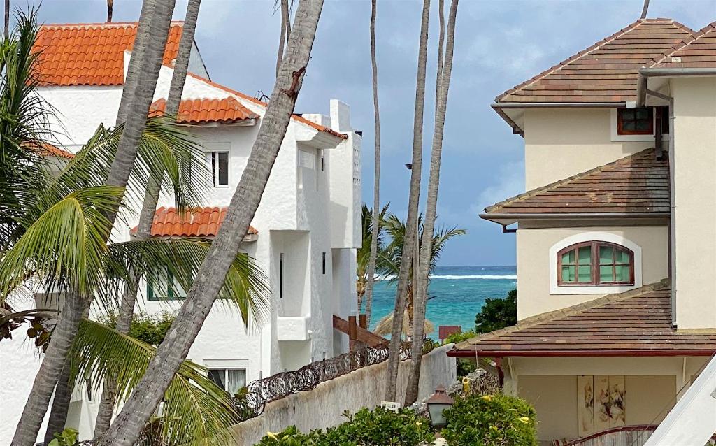 DELUXE VILLAS BAVARO BEACH & SPA - best price for long term vacation rental