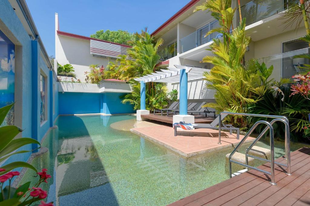 Macrossan House Boutique Holiday Apartments