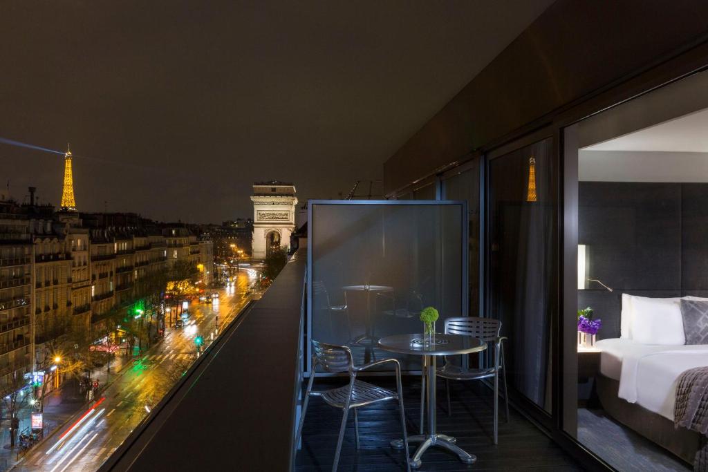 Renaissance Paris Arc de Triomphe Hotel