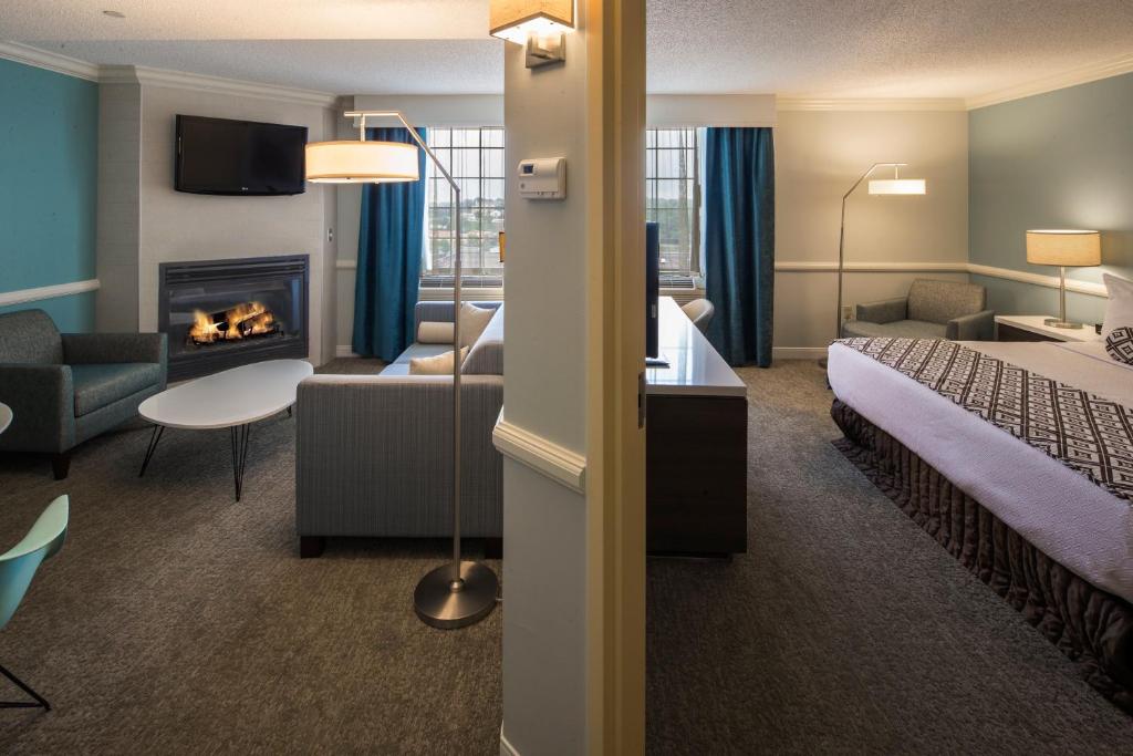 Crowne Plaza Hotel and Suites Pittsburgh South